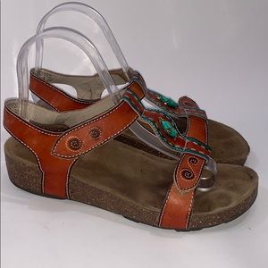 L’ Artiste sandals size 38 t-strap hook and loop